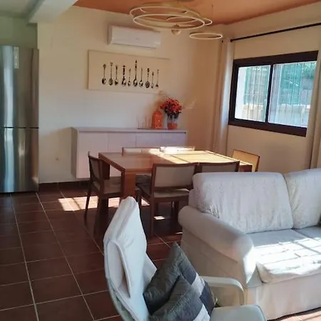 En Sierramagna, Piscina Abierta