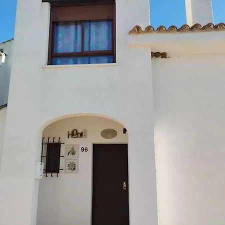 En Sierramagna, Piscina Abierta Holiday home