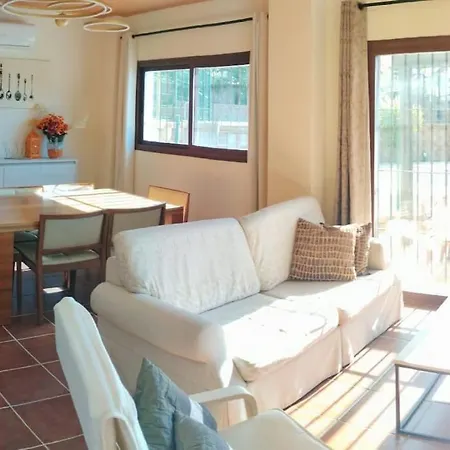 Holiday home En Sierramagna, Piscina Abierta El Ronquillo