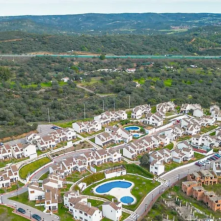 Сasa de vacaciones En Sierramagna, Piscina Abierta El Ronquillo